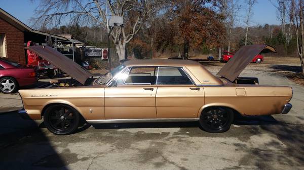 This 1965 Galaxie Has A 500hp Cummins Diesel, Gets 30mpg, and Hauls The Family In Style!