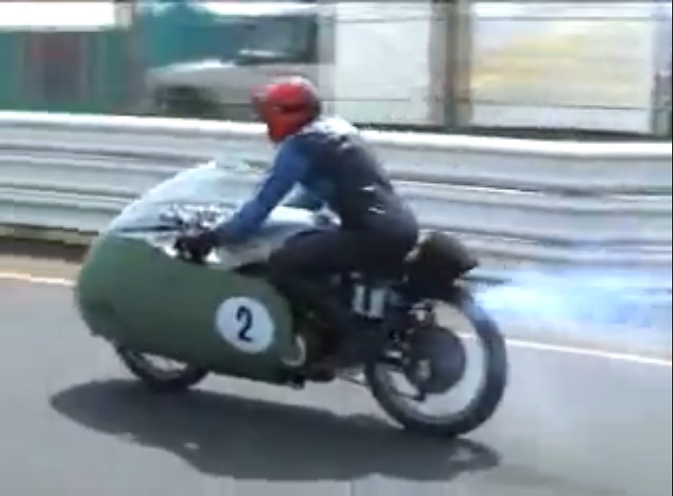 Watch And Hear The Amazing Moto Guzzi V8 Grand Prix Motorcycle At Full Song – 500cc V8 Engine