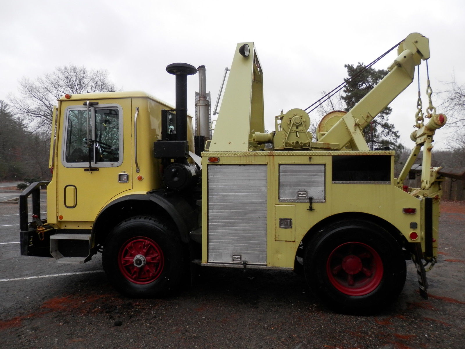 eBay Find: This 1994 Mack Wrecker Served To Keep New York’s Lincoln Tunnel Open – Awesome And Versatile Truck