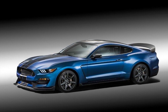 ShelbyGT350R_02_HR