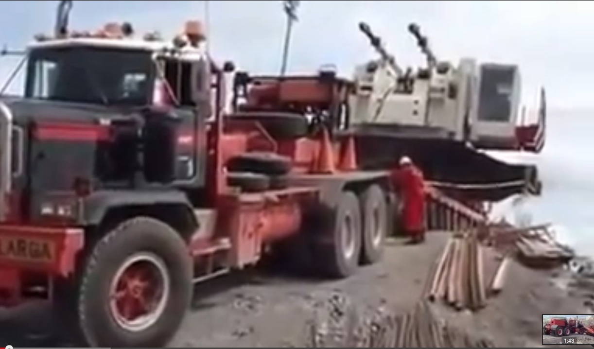 Watch the Wildest Heavy Haul Fail We’ve Ever Seen – No Brakes And A Massive Mess