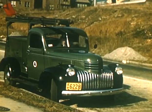 You’re Driving 90 Horses: This Late 1940s Driver Safety Video Made By AT&T Is Spectacular