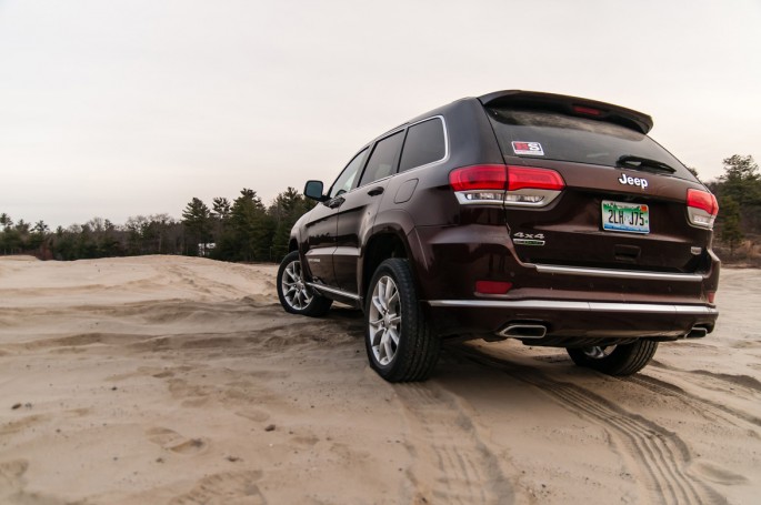 2015 Jeep Grand Cherokee Summit014