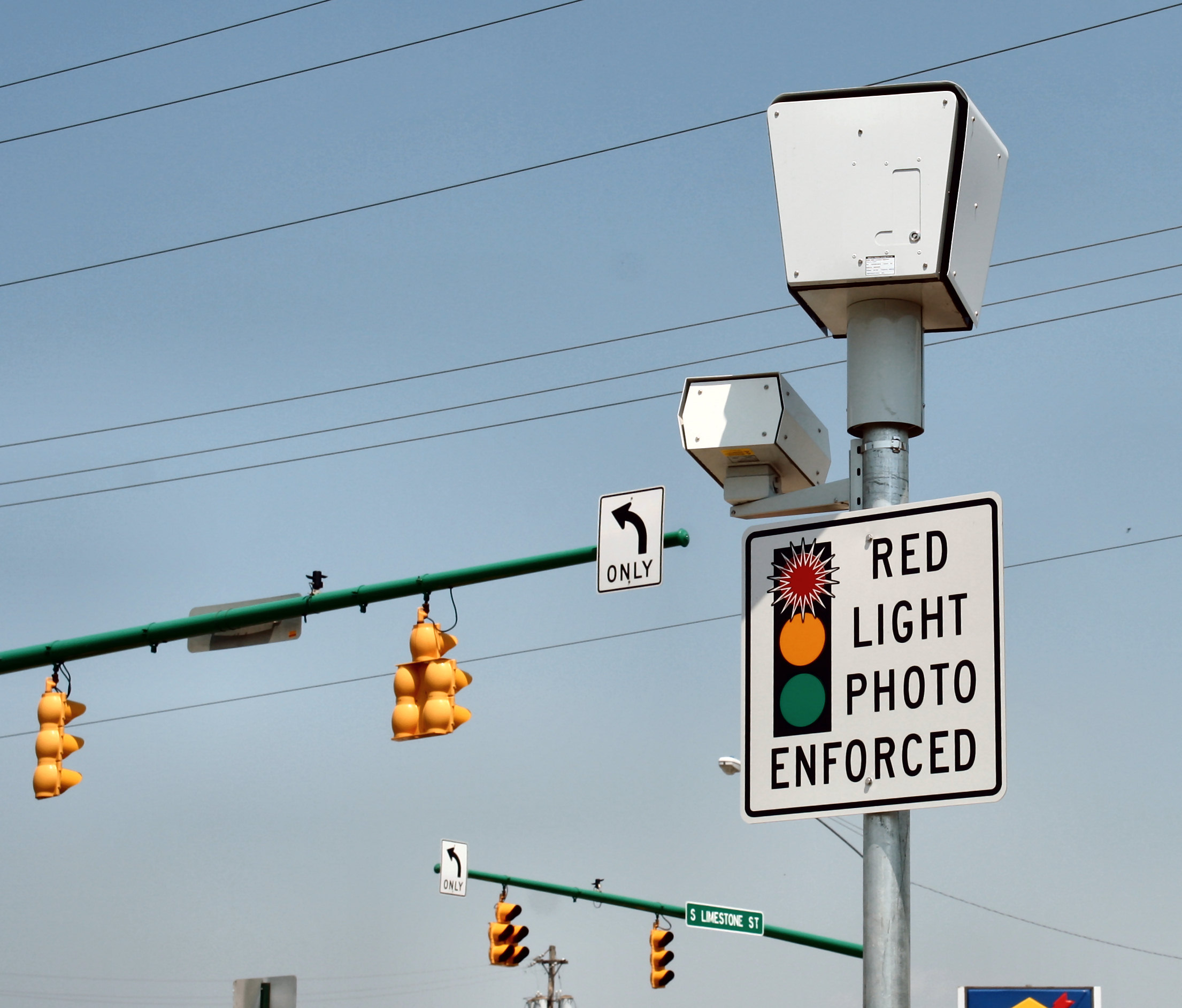 Congressman Has Introduced A Bill That Would Ban Red-Light And Speed Cameras