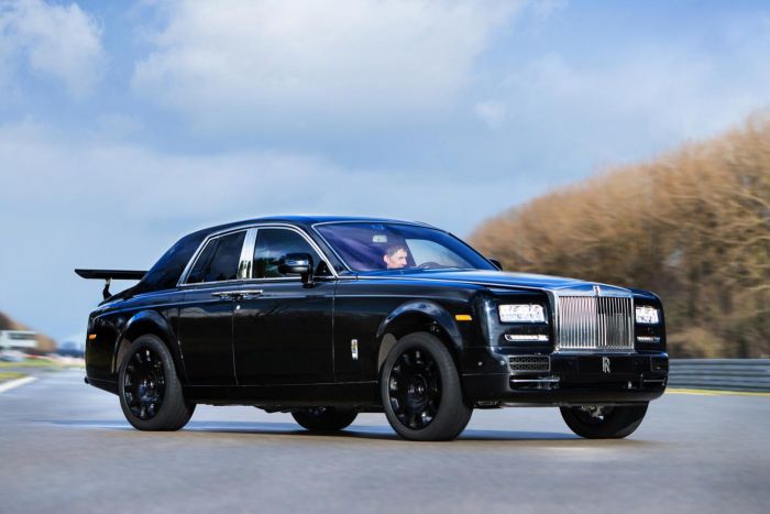 The Test Mule For Rolls-Royce’s Upcoming 4×4 Looks So Wrong, Yet So Right