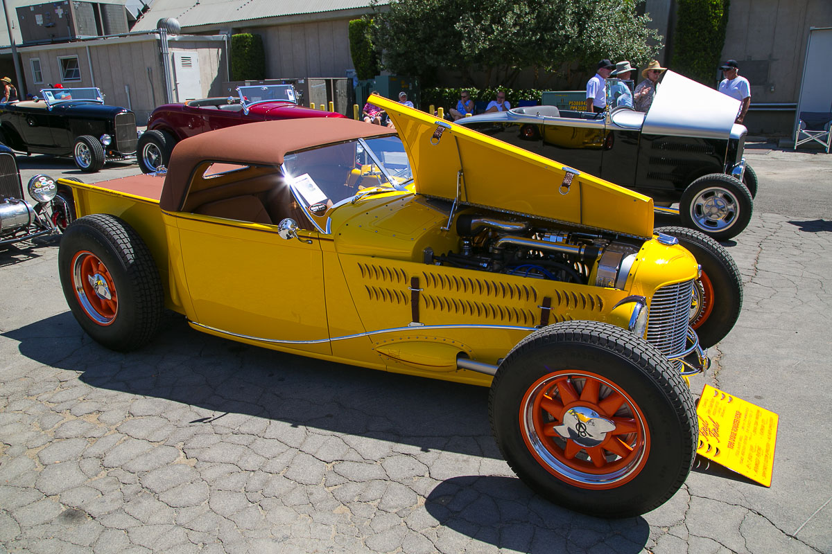 2015 LA Roadsters Show: The Historic Event Keeps Getting Better – Here’s Roadster Heaven!