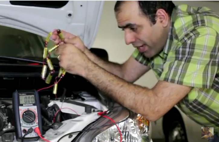 You Can Jump Your Car With 12 AA Batteries – We’re Not Kidding, Watch This Unibrowed Genius Do It