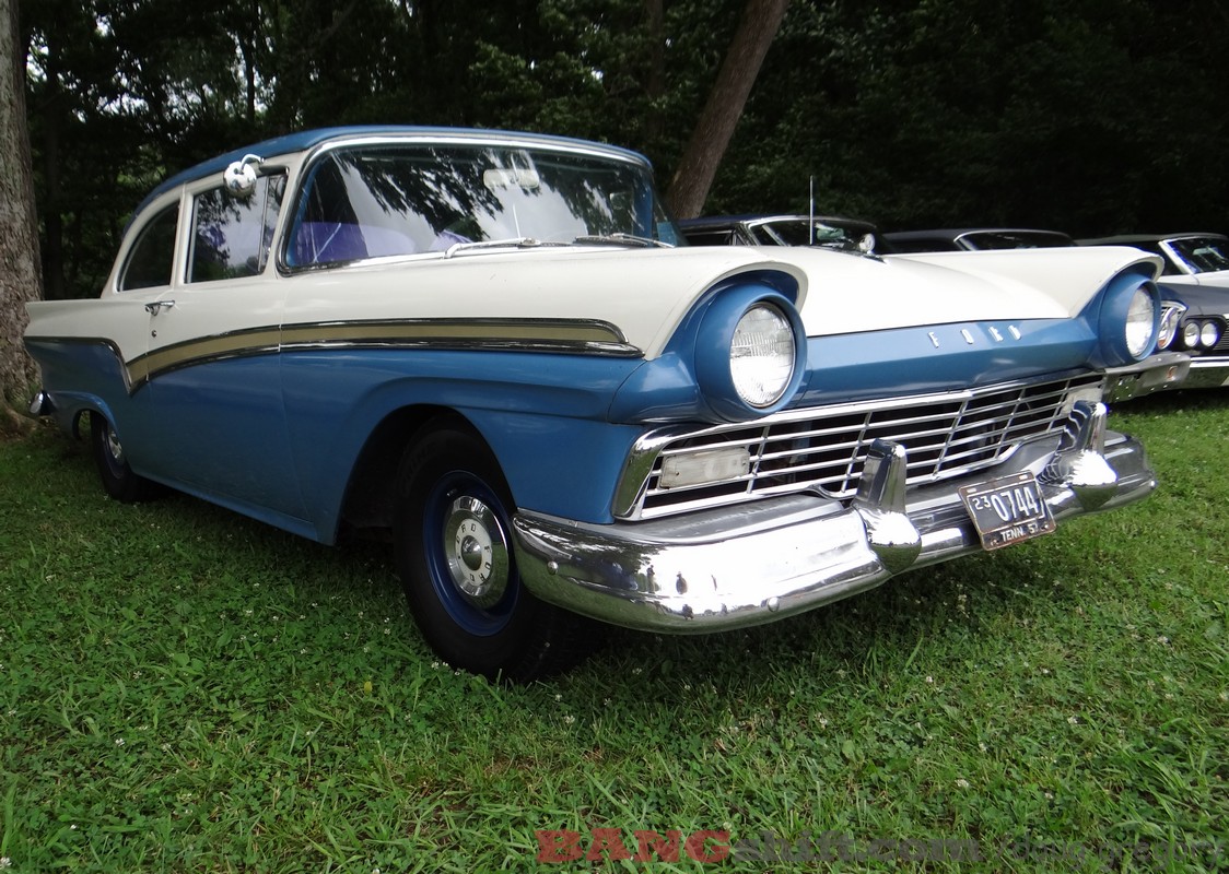 Cool Cruisers At The 2015 Holley NHRA National Hot Rod Reunion – Unique And Interesting Cars