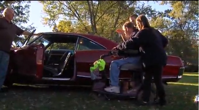 That’s What It Is All About: Gearheads Cruise Past The Home Of A Dying Car Fan After He Couldn’t Attend A Car Show