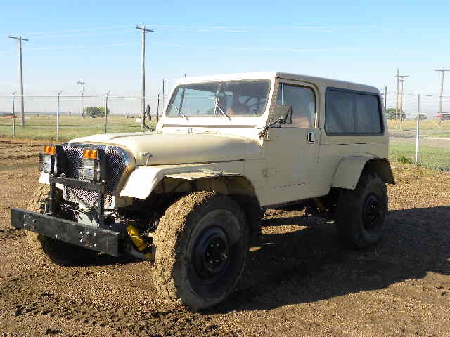 This Strange Mystery Jeep Is Anything But Stock! Check Out All The Weirdness!