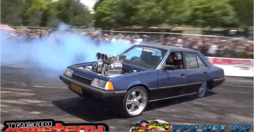 Burnout Footage: Tire Annihilation At Tread Cemetery – Attacking The Skidpad With Extreme Prejudice!