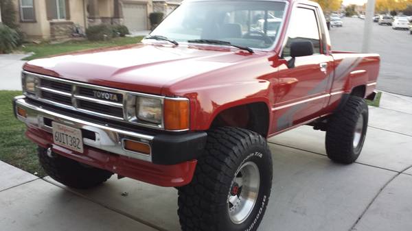 1988 Toyota Hilux Lifted