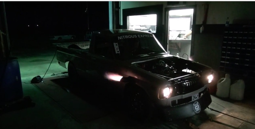 Watch The Luv Grudge Truck Make A Header Flamin’, Nitrous Infected dyno pull – One Mean Small Block