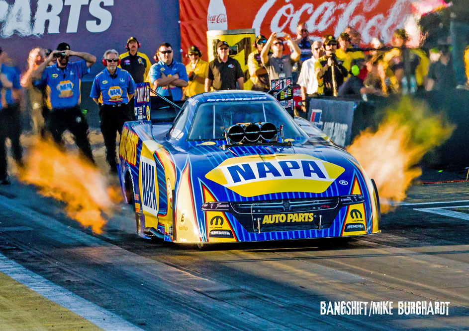 Capps, Kalitta & Butner Lead Pro Qualifiers At NHRA Phoenix!