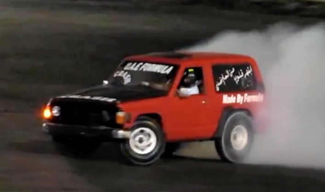 Take A Look At A Burnout Contest From The UAE – Hey, Australians: We Found Hoons Crazier Than You!