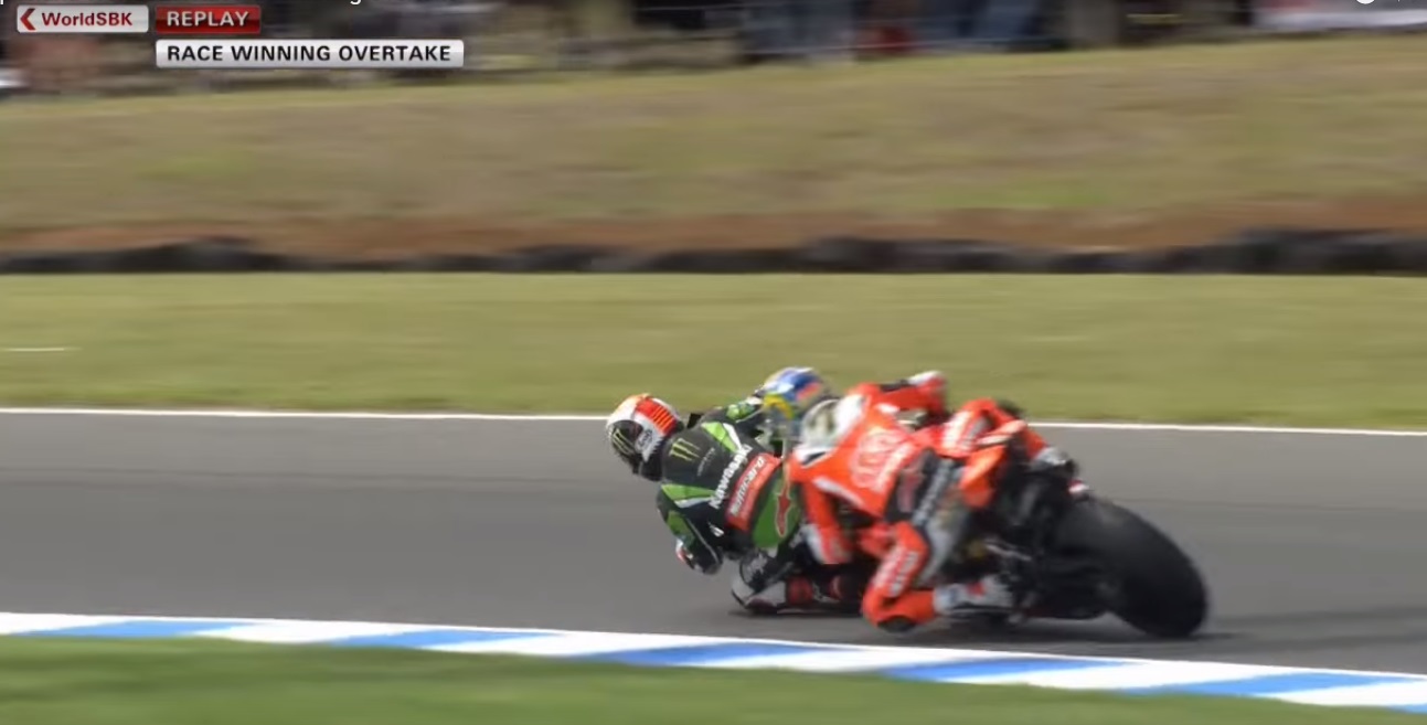 Watch Jonathan Rea Summon His Inner Dirt Track Racer To Win A SuperBike Race On The Last Corner