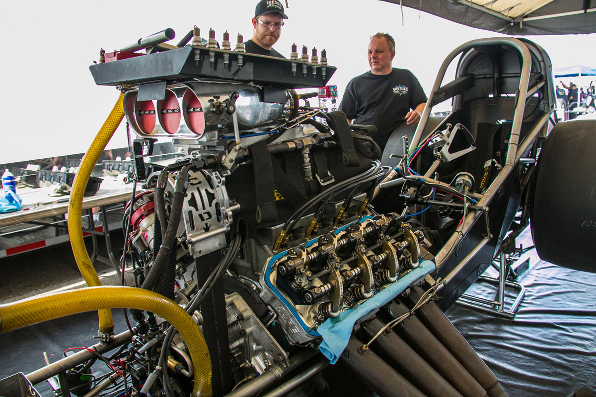 Good Vibrations March Meet 2016: Friday Pit Thrash Photos! Lots Of Work Being Done