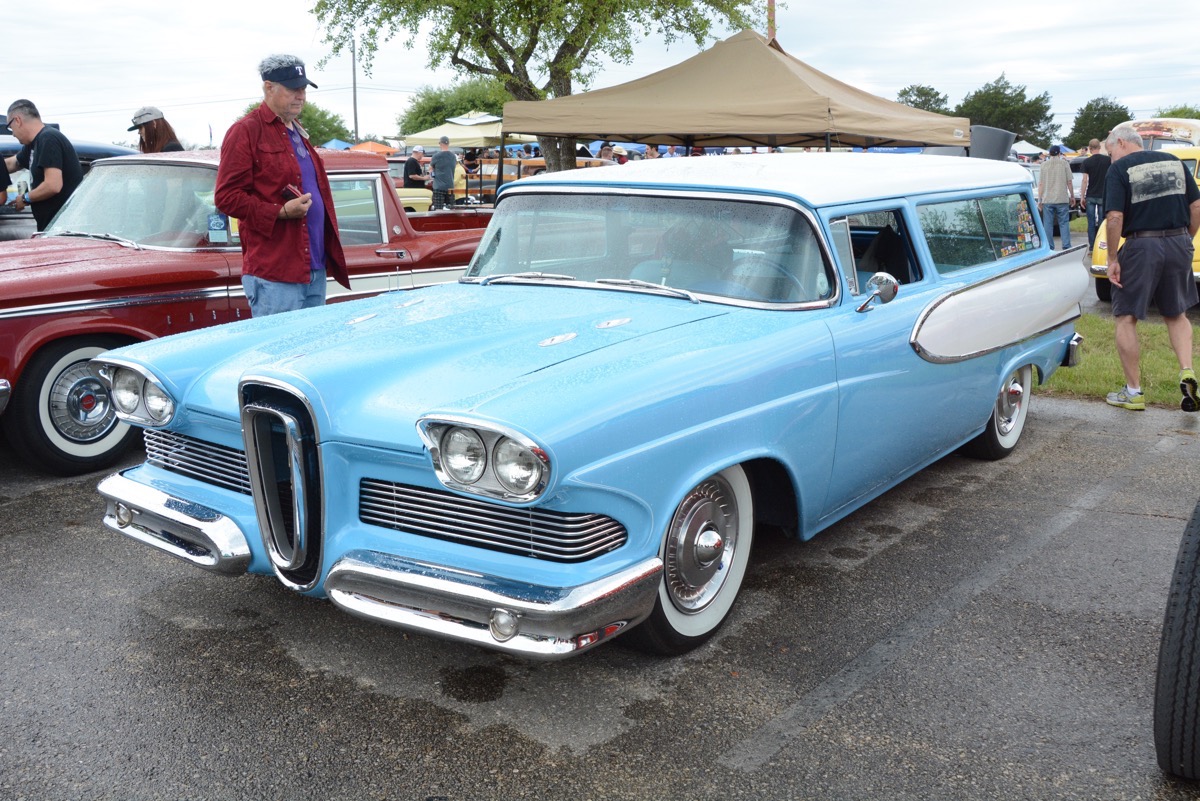 Lonestar Round Up 2016 Coverage: The Massive Texas Show Is Full Of Surprises