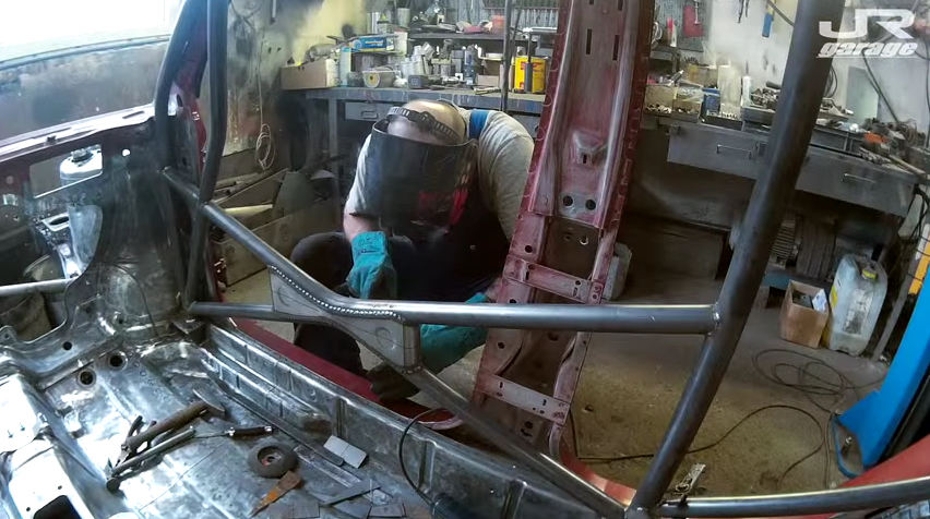 A Roll Cage Building Video That Will Impress The Hell Out Of You