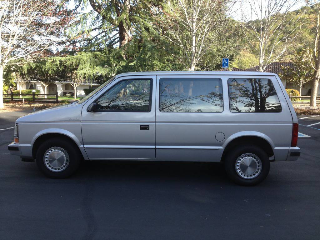 plymouth voyager 1989