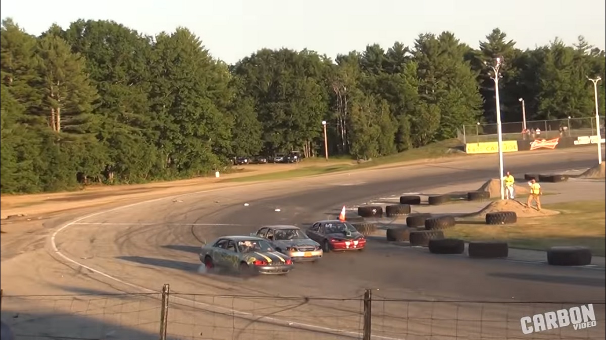 Five-Wide Reverse Drag Racing Makes Figure-Eight Racing Look Like a Sunday Drive