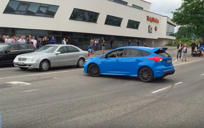 Who’s Dumber Video: Would You Consider The Driver Or The Crowd The Larger Idiot Here?