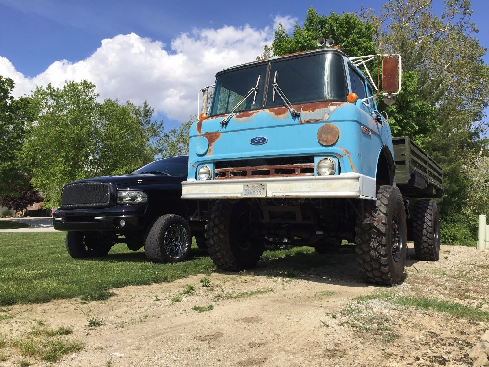 What Would You Use This 1989 Ford C8000 To Run Over? This Thing’s Unreal!