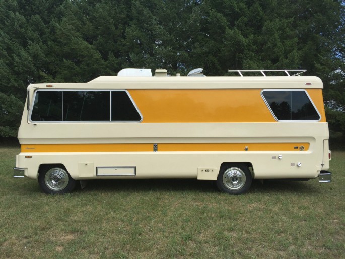 1974 Starcraft Motorhome and Boat 3