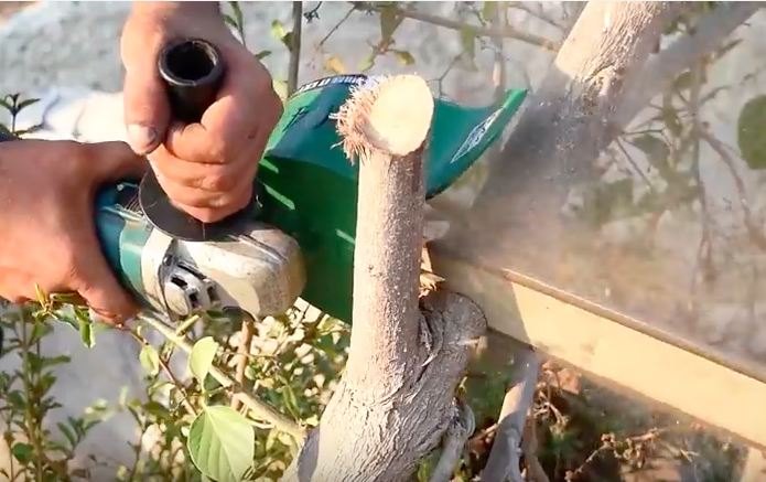 Greatest Life Hack Ever? How To Turn An Angle Grinder Into A Legit Chainsaw – Video!