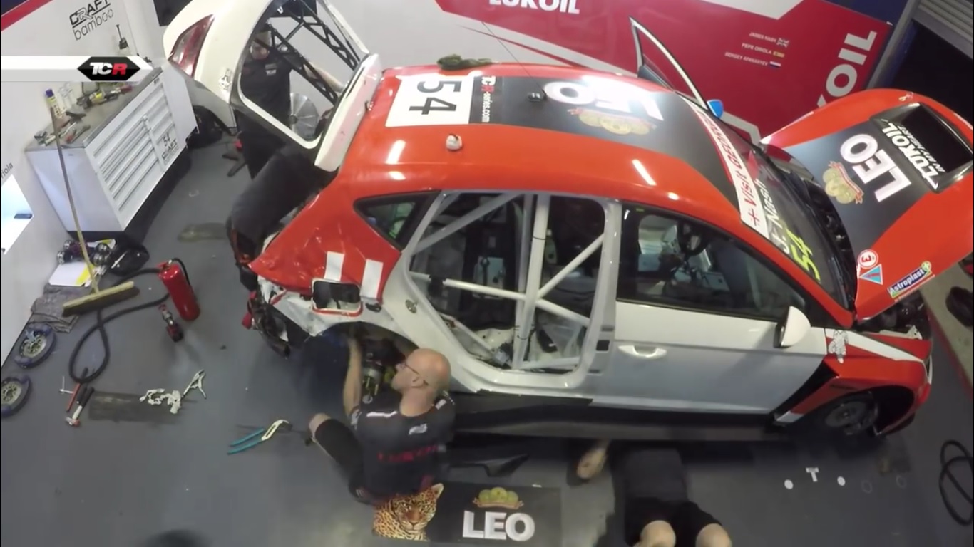 Thrash Video: Watch This Touring Car Crew Rebuild Their Beat-Up Car Through a Sleepless Night