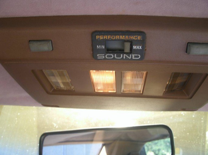 V8_Fiero_Interior2