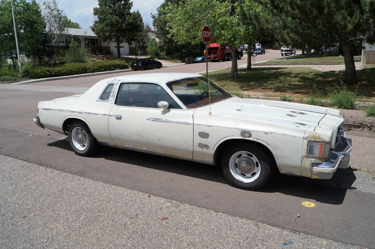 Rough Start: Handy With A Paint Gun? Then This 1979 Chrysler 300 Is For You!