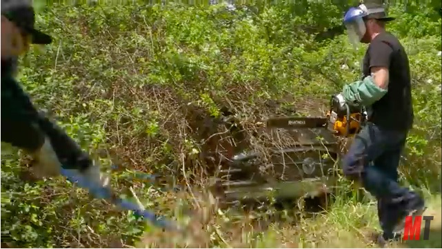 Roadkill! Ever Thought You’d See The Guys Break Out A Machete To Get A Car?