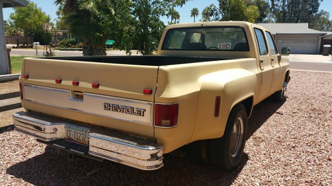 1985-chevy-1-ton-crew-cab-lowered-dually-2