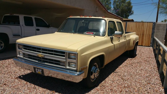 1985-chevy-1-ton-crew-cab-lowered-dually-3