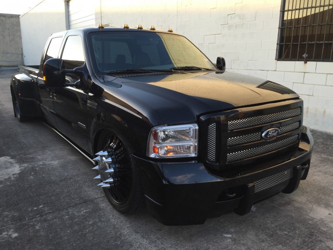 2006-bagged-f350-crew-cab-dually-powerstroke-2