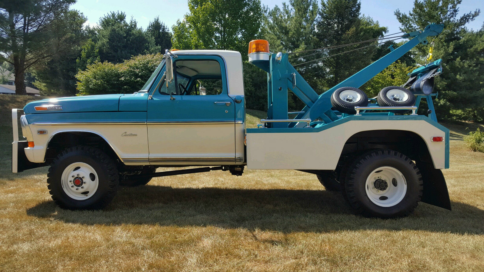 This 1969 Ford F-350 Wrecker Could Be The Most Stunning We’ve Ever Seen – Perfection!