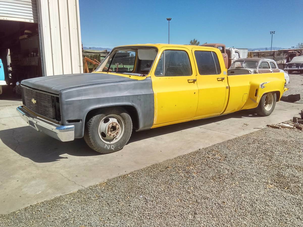 This $1000 Dually Is Already Low, Registered As A Diesel, And Is A Roller!