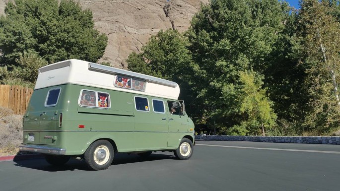 1970-ford-camper-van-3