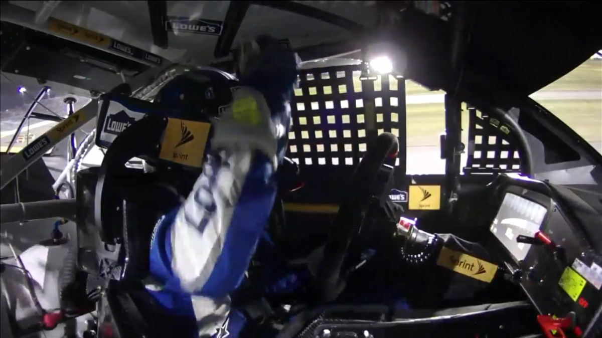 Jimmie Johnson Ties Petty, Earnhardt With 7th NASCAR Championship