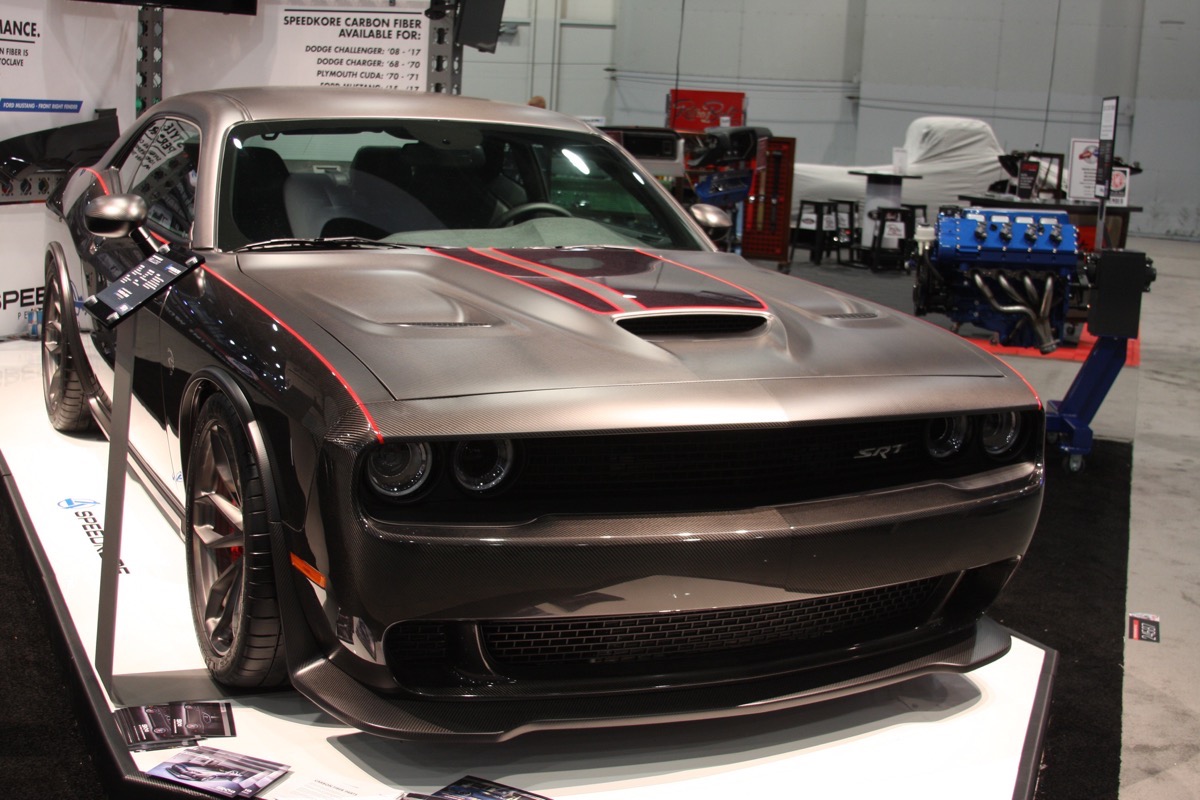 Dodge Challenger Challenger srt карбоновый