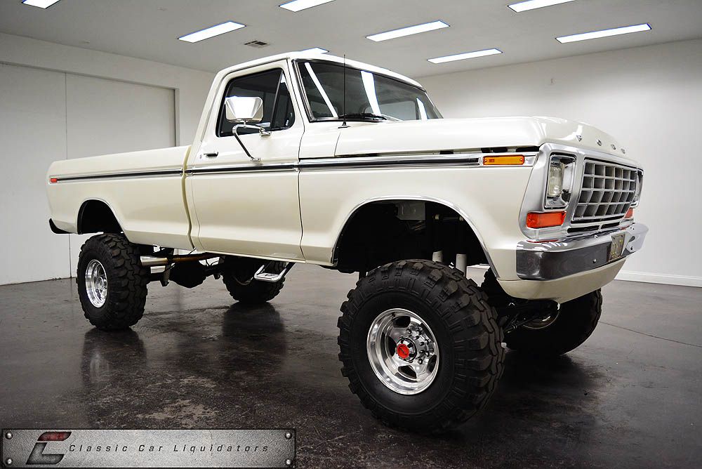 This 1976 Ford (With a 1979 Nose Clip) Has Big Block Power, A Clutch Pedal, And Plenty Of Altitude