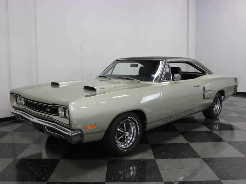 This Beautiful 1969 Dodge Super Bee Looks Like A Restored Stocker – It Is NOT