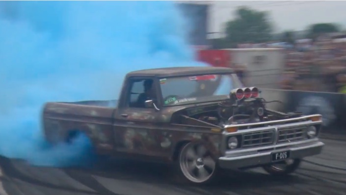 It’s Angry! This Absolutely Violent Ford F-100 Tore Summernats A Brand New One!