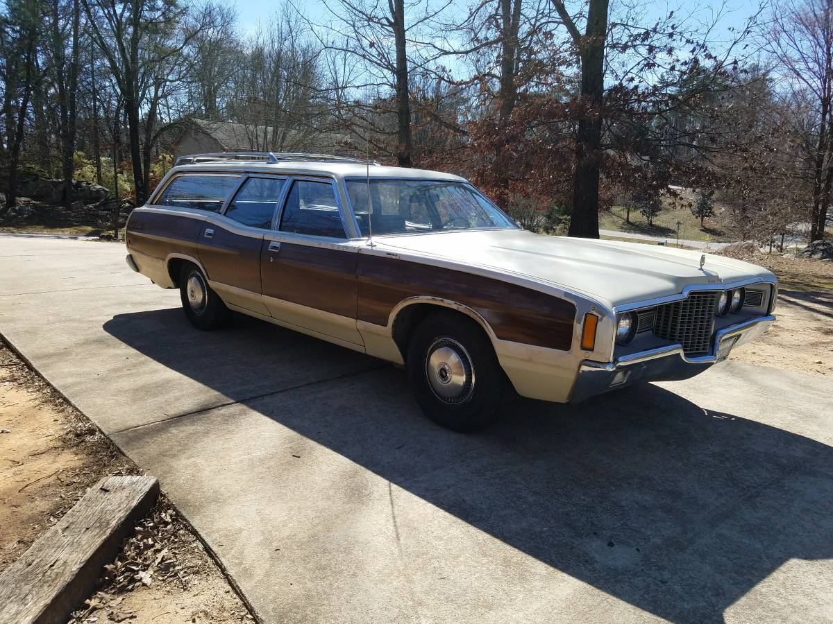 This 1971 Ford Country Squire Wagon Just Might Be The Family Truckster You Need!