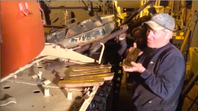 Best Of BS 2017: These British Tank Mechanics Found Five Bullion Bars In The Fuel Tank Of …Well, A Tank!