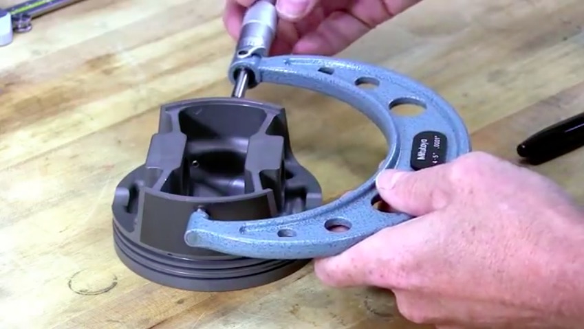 MAHLE Tech Video: How-To Properly Measure Piston To Bore Clearance