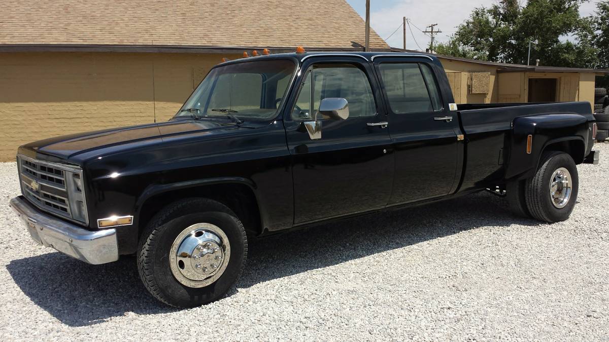 With Fresh Paint, Clean Engine Compartment, And A Mint Condition Bed, This Dually Could Be Someone’s Dream Come True