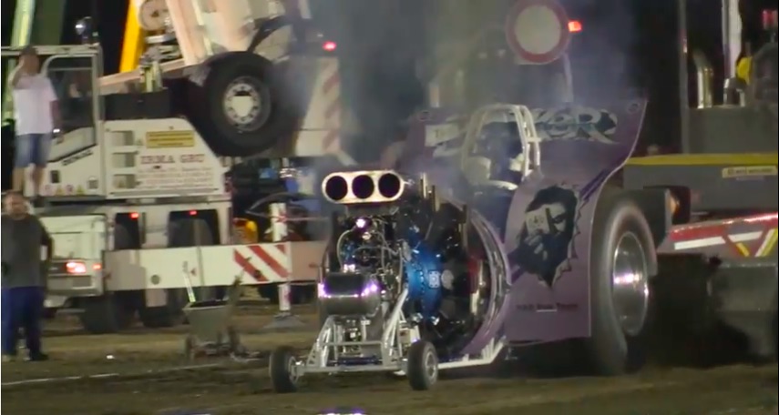Morning Symphony: The Violence Of An Italian Tractor Pull – Radial Engines FTW!