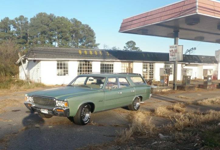 Long-Roof Rarity: This 1972 AMC Ambassador SST Would Make A Neat Fall Cruiser